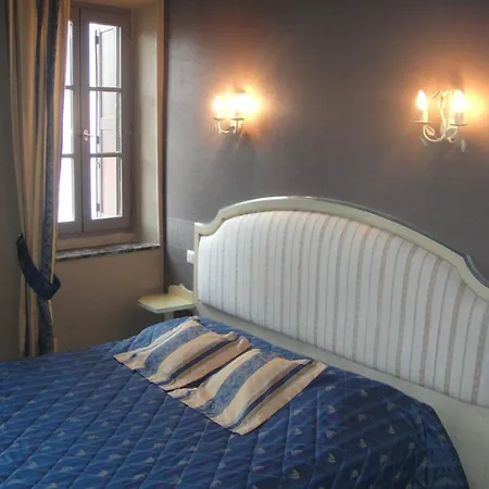 栅栏广场酒店 4* 卡尔卡松