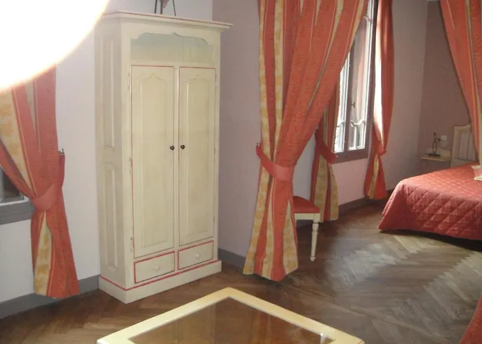 栅栏广场酒店 4* 卡尔卡松